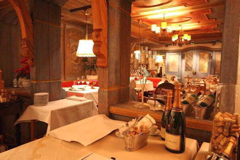 Relais & Chateaux Schoenegg Zermatt Restauracja zdjęcie